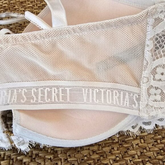 Victoria's Secret Lace Bra in White - Picture 11 of 16